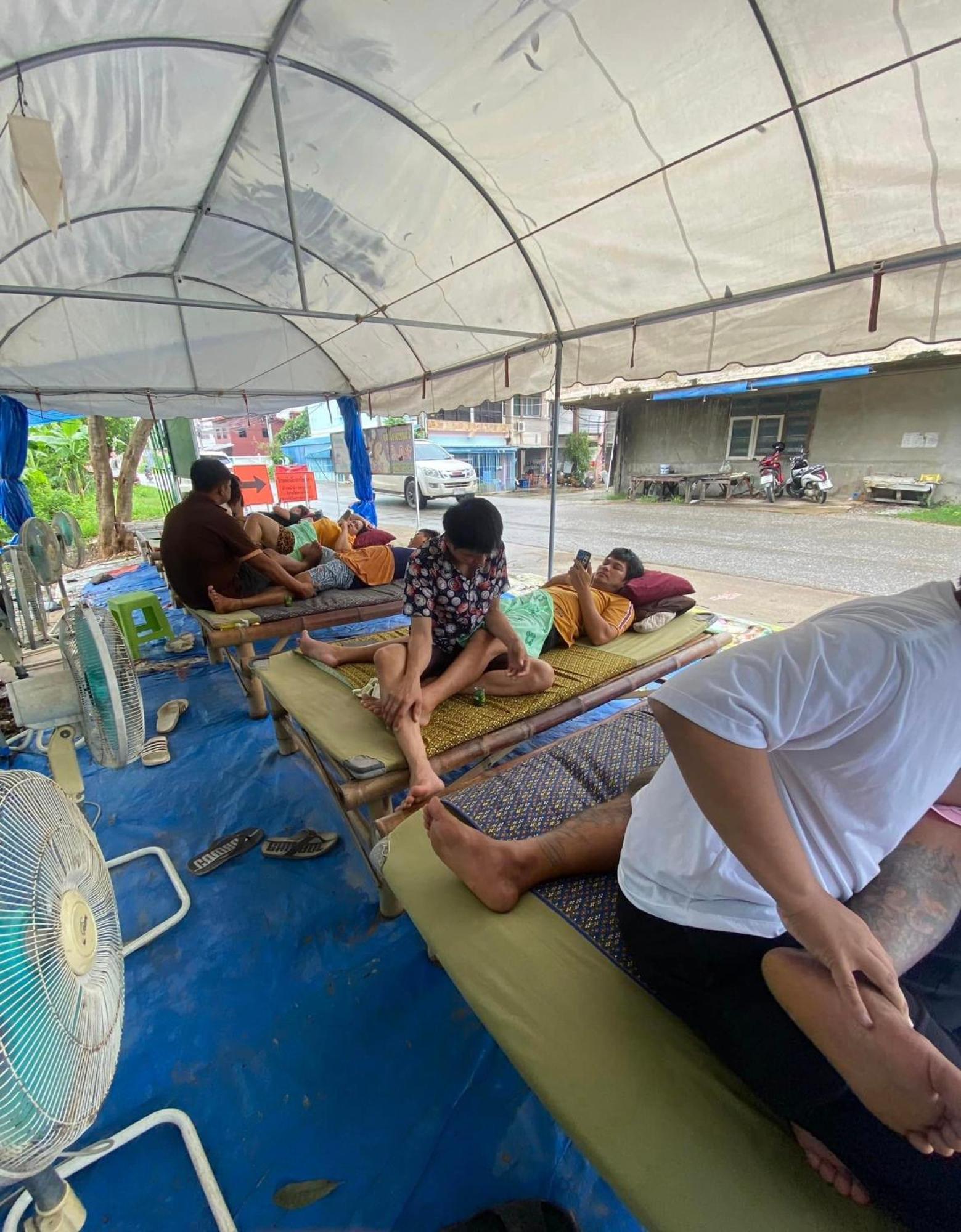 Hostelbed And Retreat Phitsanulok Eksteriør billede