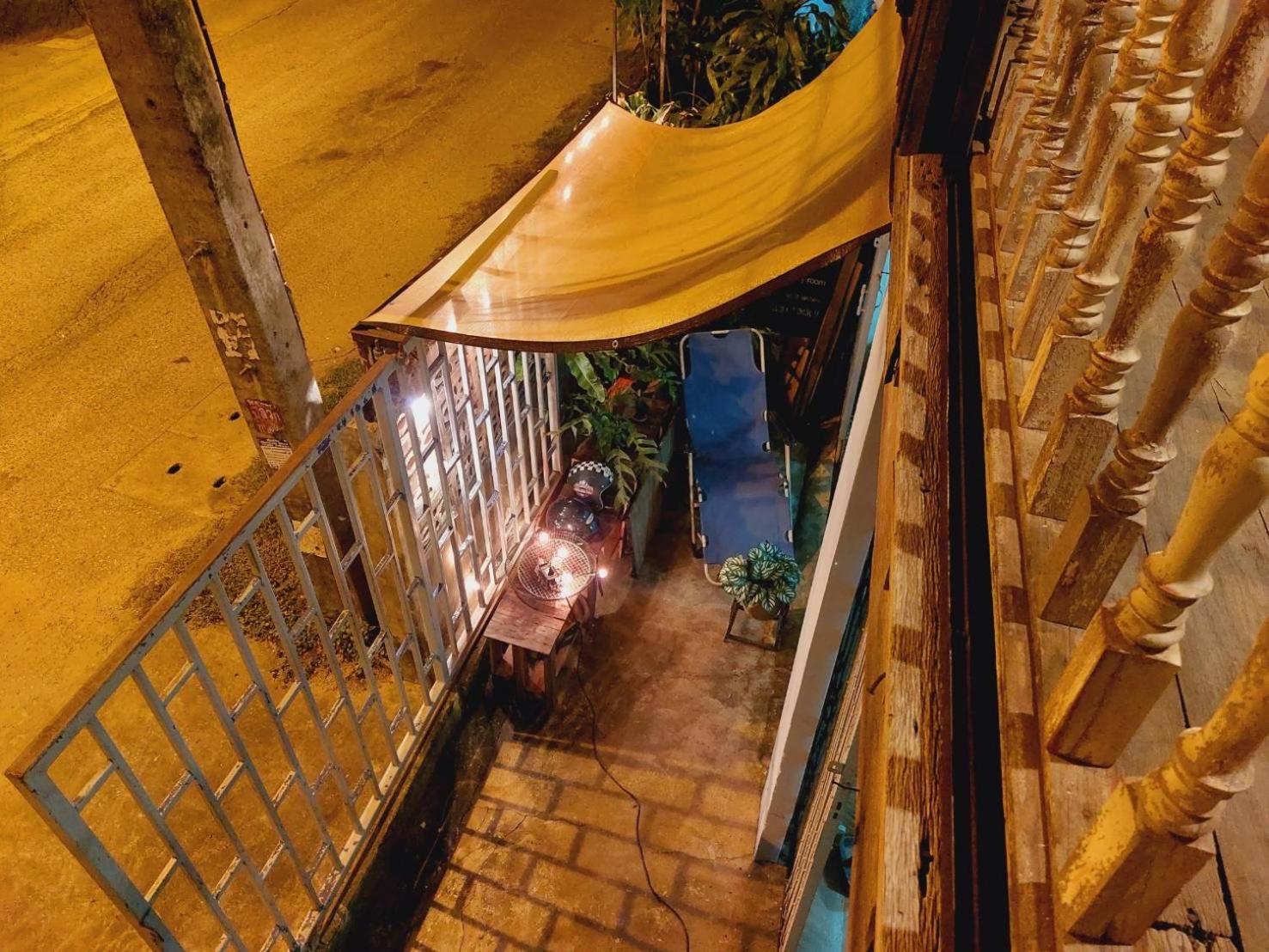 Hostelbed And Retreat Phitsanulok Eksteriør billede