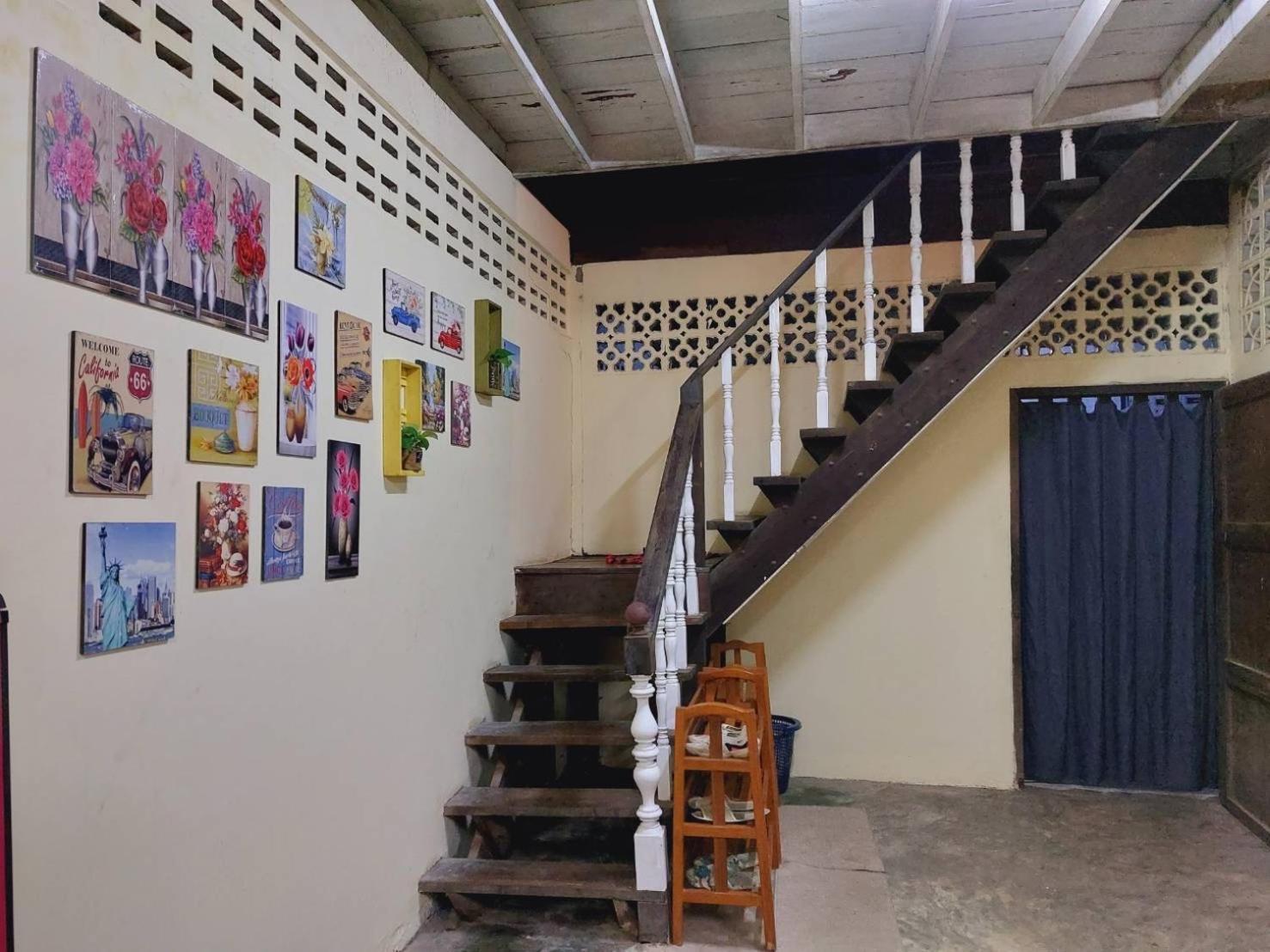 Hostelbed And Retreat Phitsanulok Eksteriør billede